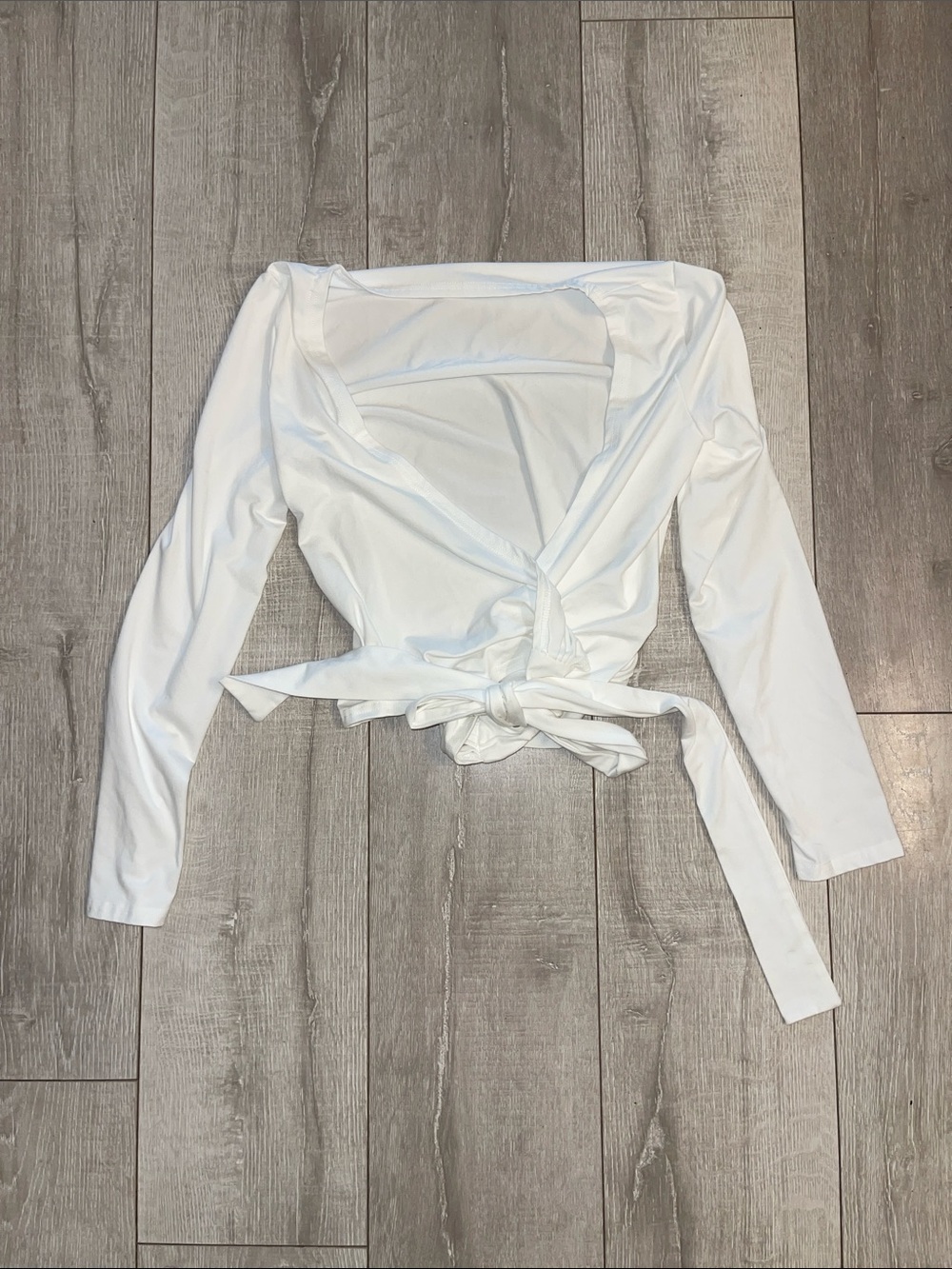 Pilates White Wrap Front Long-Sleeve Women's Crop Top Size Small never worn! - Picture 2 of 4
